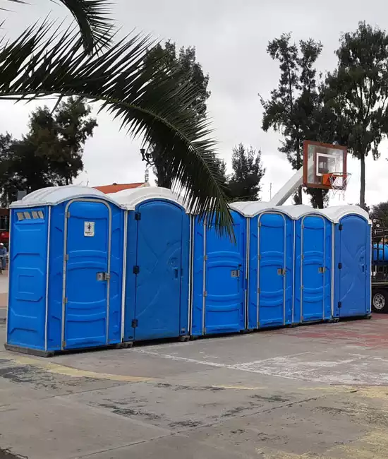 Sanitarios Portátiles Sahagún nos especializamos en la renta de sanitarios portátiles, fosas sépticas, desazolve y limpieza de fosas sépticas, así como en la renta de equipo Vactor y limpieza de drenajes