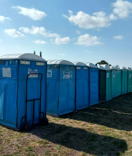 Sanitarios Portátiles Sahagún nos especializamos en la renta de sanitarios portátiles, fosas sépticas, desazolve y limpieza de fosas sépticas, así como en la renta de equipo Vactor y limpieza de drenajes