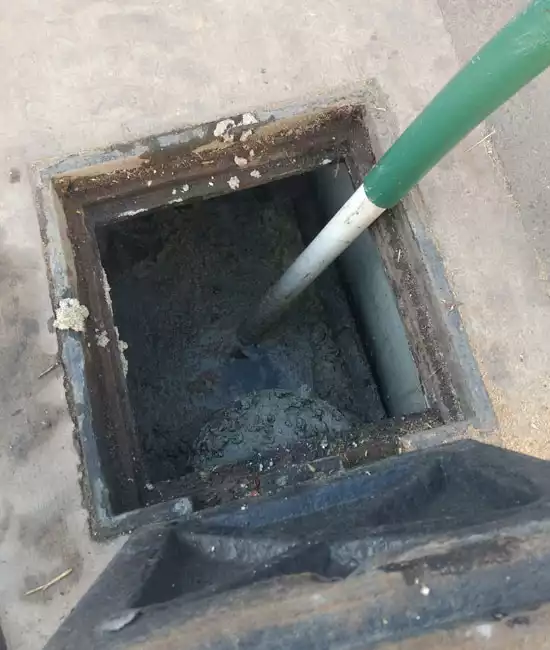 Sanitarios Portátiles Sahagún nos especializamos en la renta de sanitarios portátiles, fosas sépticas, desazolve y limpieza de fosas sépticas, así como en la renta de equipo Vactor y limpieza de drenajes