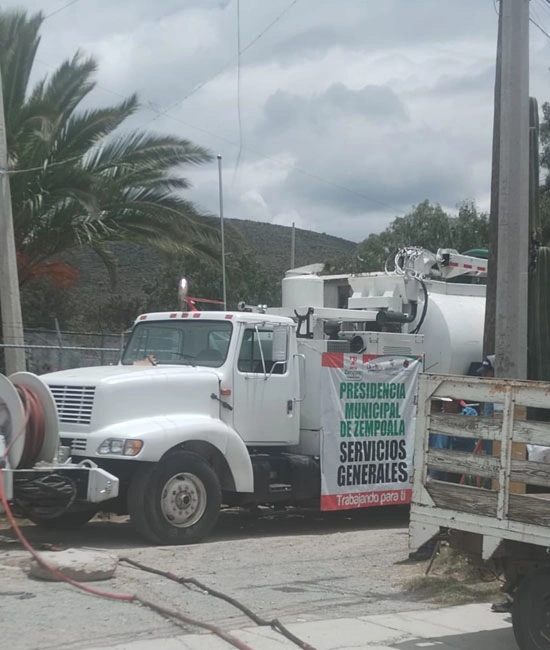Sanitarios Portátiles Sahagún nos especializamos en la renta de sanitarios portátiles, fosas sépticas, desazolve y limpieza de fosas sépticas, así como en la renta de equipo Vactor y limpieza de drenajes