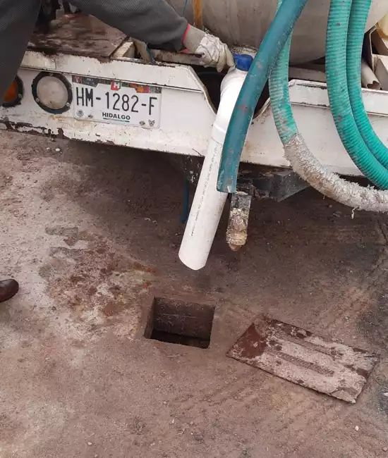 Sanitarios Portátiles Sahagún nos especializamos en la renta de sanitarios portátiles, fosas sépticas, desazolve y limpieza de fosas sépticas, así como en la renta de equipo Vactor y limpieza de drenajes
