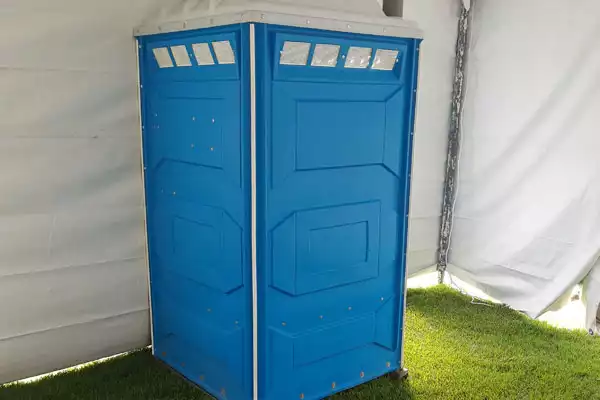 Sanitarios Portátiles Sahagún nos especializamos en la renta de sanitarios portátiles, fosas sépticas, desazolve y limpieza de fosas sépticas, así como en la renta de equipo Vactor y limpieza de drenajes