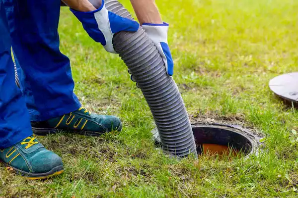 Sanitarios Portátiles Sahagún nos especializamos en la renta de sanitarios portátiles, fosas sépticas, desazolve y limpieza de fosas sépticas, así como en la renta de equipo Vactor y limpieza de drenajes